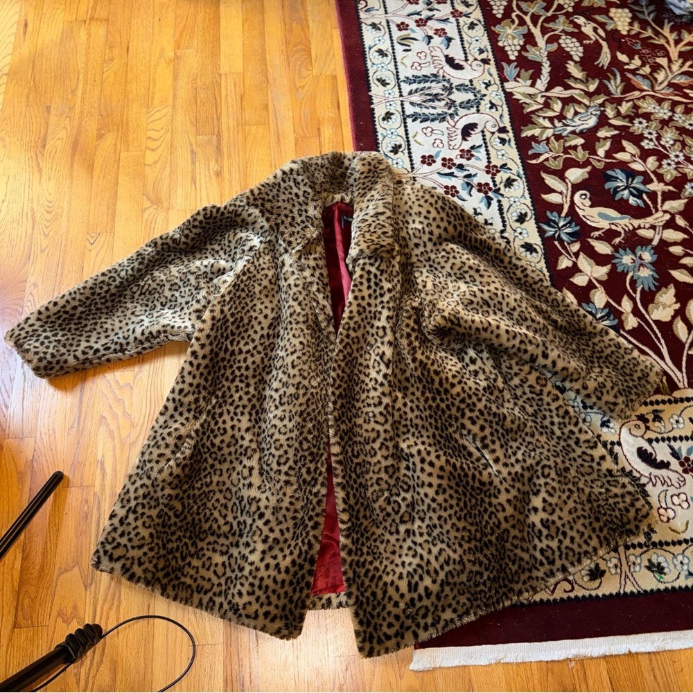Vintage DONNYBROOK leopard costume with red lining